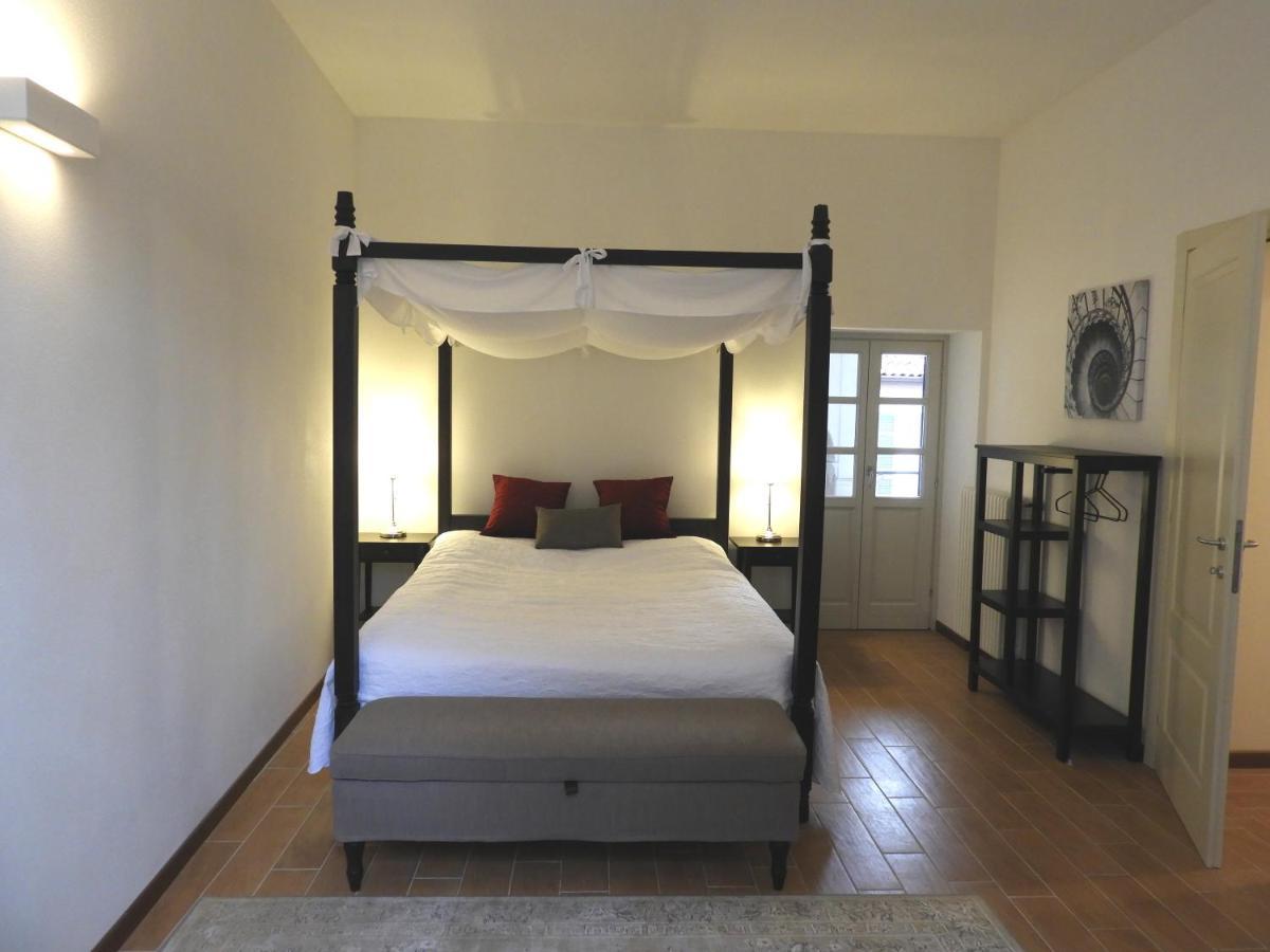Villa Maghetti - Modernized Flat In Historic Palazzo In The Center Of Luino Exterior photo