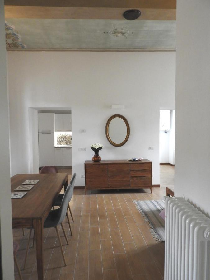 Villa Maghetti - Modernized Flat In Historic Palazzo In The Center Of Luino Exterior photo