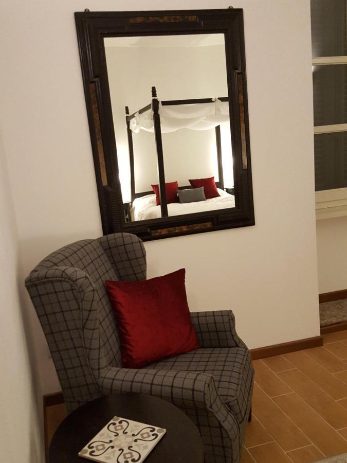 Villa Maghetti - Modernized Flat In Historic Palazzo In The Center Of Luino Exterior photo