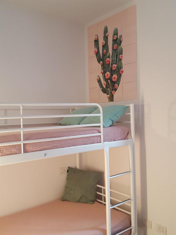 Villa Maghetti - Modernized Flat In Historic Palazzo In The Center Of Luino Exterior photo