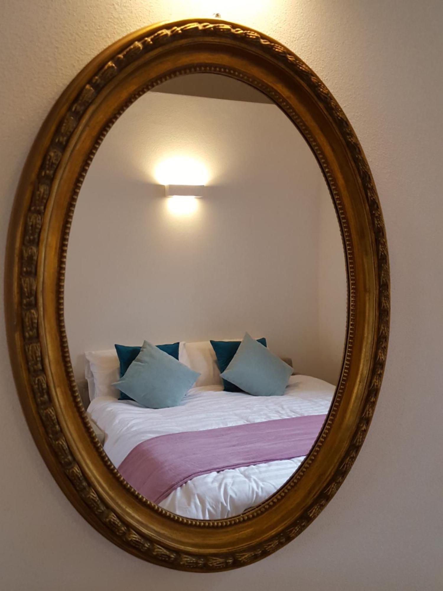 Villa Maghetti - Modernized Flat In Historic Palazzo In The Center Of Luino Exterior photo